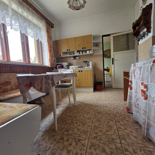 14004_9099394636.jpg