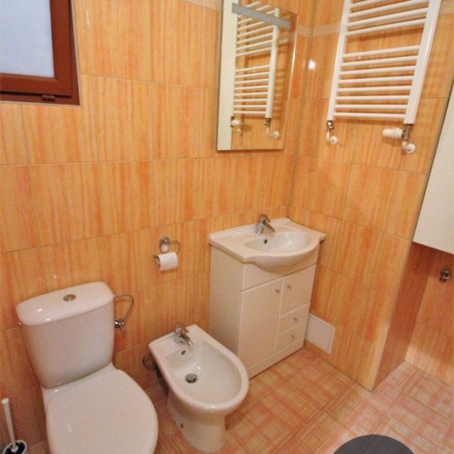 9438_5371694101.jpg